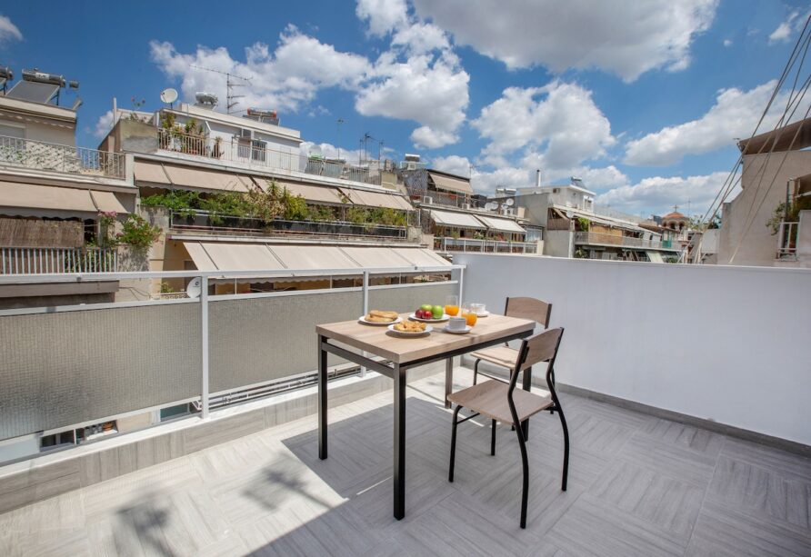 Studio penthouse near Acropolis Museum by GHH