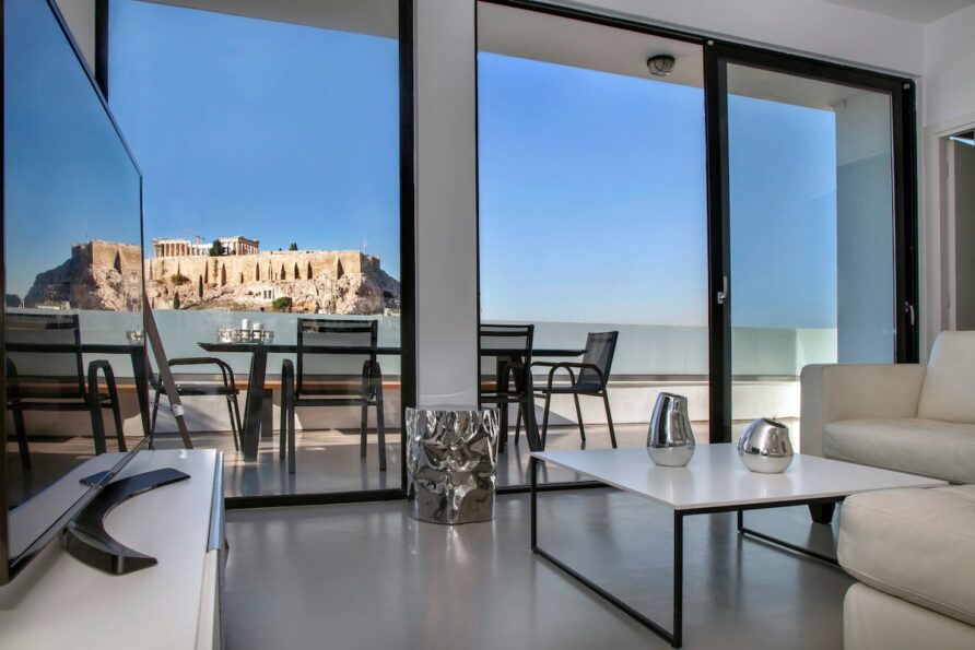 Luxury Penthouse “touching” the Acropolis by GHH