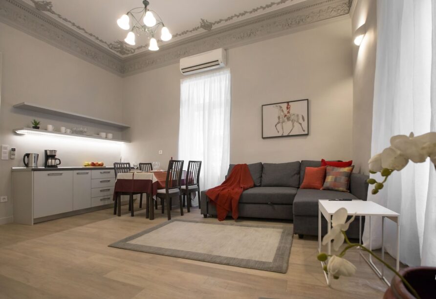 Sophisticated apartment in Syntagma by GHH